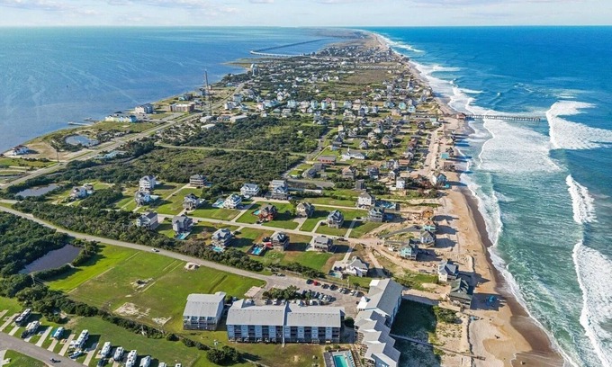 Rodanthe Condo | NEW listing! Surfer's Corner - updated condo on the beach in Rodanthe