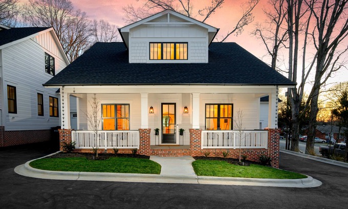 Oakhurst House | New Oakhurst Cottage # 1 Charlotte