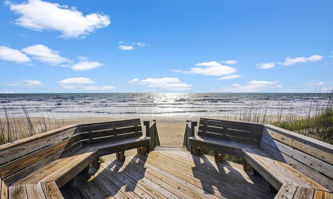 Whalehead Beach House | New Reservations for October/November Enjoy dinner on us with $100 gift certificate delivered to .