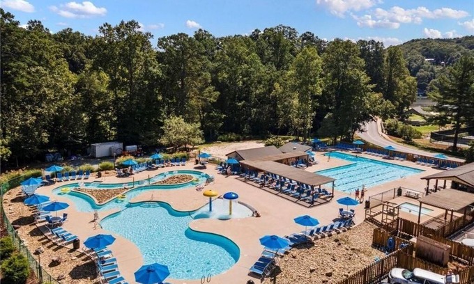 Lake Lure House | Noll House by Carolina Properties - Walk to Resort Amenities, Game Room!