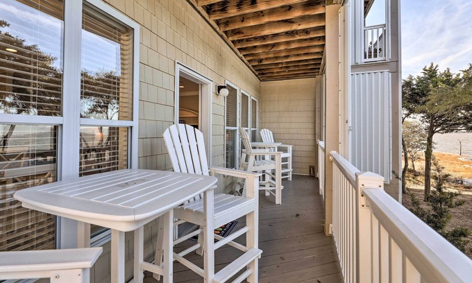 Indian Beach Condo | Ocean Club Condo w/Community Pool & Hot Tub
