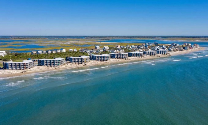 Sneads Ferry Condo | Ocean Condo Retreat 274