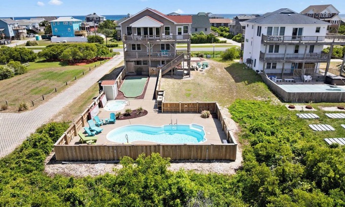 South Nags Head House | 🏖 Ocean Views! 🌅Heated Pool, 🎯Game Room, 💦Hot Tub, Mini Golf & Steps to Sand