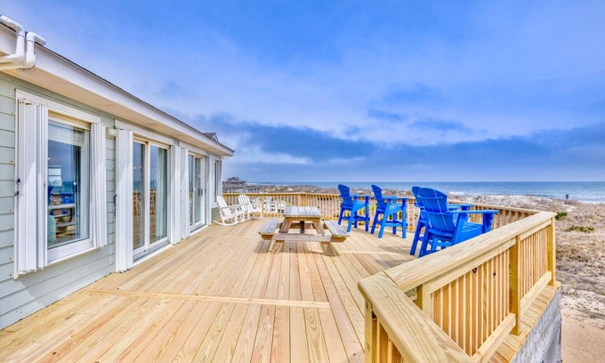 Rodanthe House | Oceanfront Dog Friendly Home in Waves w/Private Pool, Hot Tub, Tiki Bar, Grill