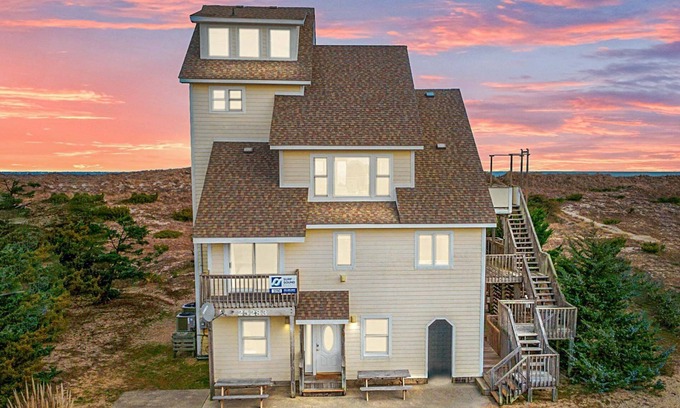 Waves House | Oceanfront Dog Friendly w/Private Pool, Hot Tub, Game Room, Cargo Lift, Tennis
