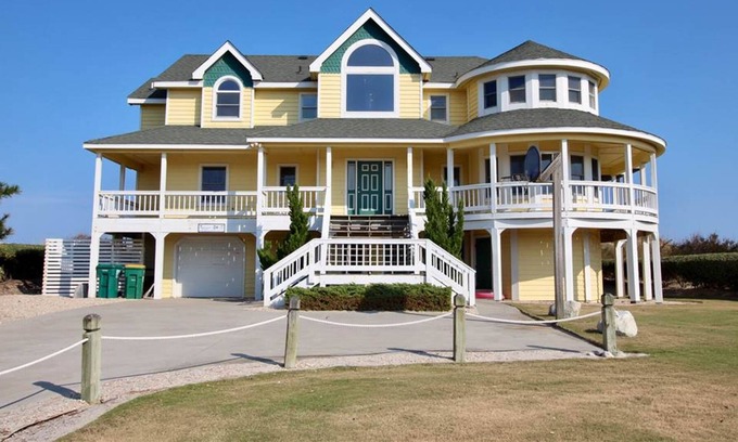 Ocean Hill House | Oceanfront house with home theatre & rec room with pool table