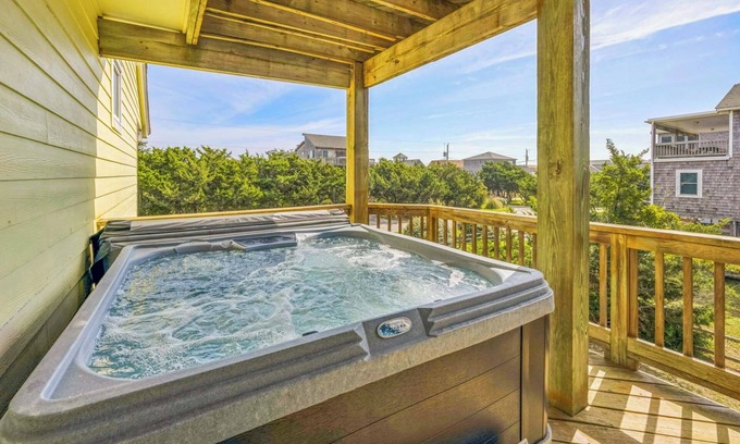 Frisco House | Oceanside Dog Friendly Home w/Hot Tub, Game Room, and Wet Bar. Island Stylin'!