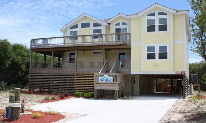 Southern Shores House | Oceanside, Pool with Poolside Bar, Rec Room, Hot Tub, Sun Decks, SS8, Group Therapy