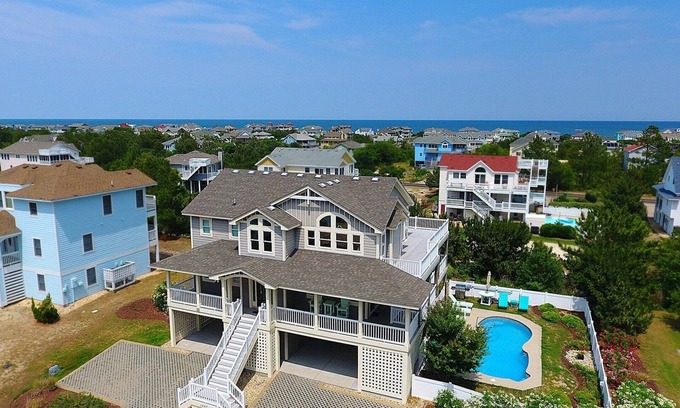 Corolla Light House | Oceanside, Priv Pool, ELEV, Hot Tub, Keyless entry, BH3, Knot 4 Sail