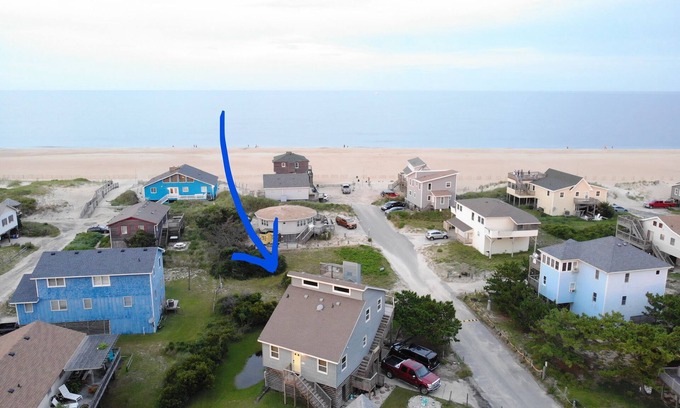 South Nags Head House | OCEANSIDE PRIVATE STREET WITH AMAZING OCEAN VIEWS! JUST STEPS FROM THE BEACH!