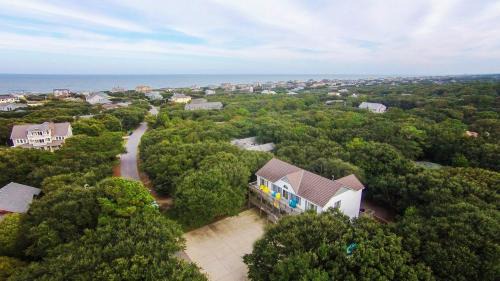 Southern Shores House | Oceanside, Private Pool, Golf Cart, Bar, Hot Tub, Rec Rm, SS4, Sunning Your Bunns