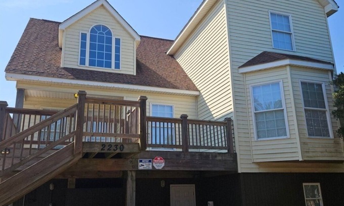 Carova Beach House | Octopus Oasis Carova Beach OBX WILD HORSES. 4x4/AWD is needed to access house.