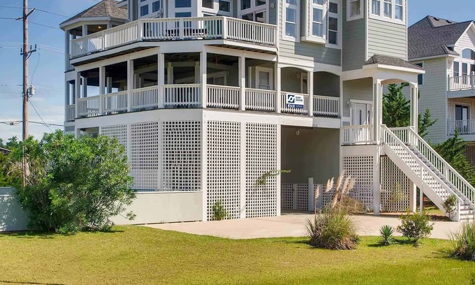 Wind Over Waves House | On Special - Epic Family Fun! Soundside w/Pool, Hot Tub, Game Rm, Cmty Boat Ramp