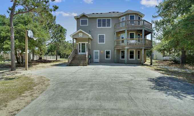 Whalehead Beach House | Only 800 feet to the beautiful beaches! Private 16x32 pool. Hot Tub. Pets ok. Pool Table