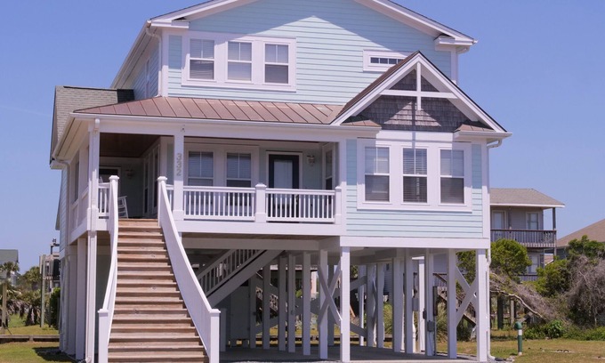 Holden Beach House | "Paradise Found" - 2nd Row Home, 4 Bedrooms/3.5 Bathrooms