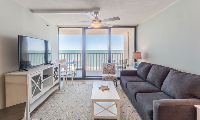 Wilmington Beach Condo | Pelican Watch 806 | Oceanfront + Community Pool!