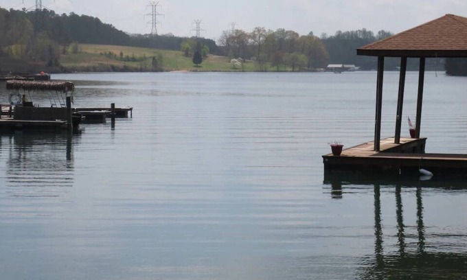 Lake Norman of Catawba House | Perfect Lakefront Getaway