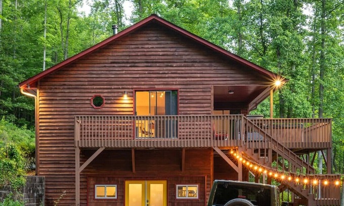 Gerton Apartment | Perfect Luxe Retreat w/Hot Tub