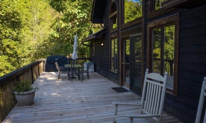 Leicester Cabin | Perfect Mountain Escape. Minutes from Asheville!