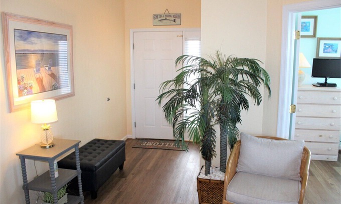 Manteo Condo | Pet Friendly at Pirate's Cove - Buccaneer Village 1114