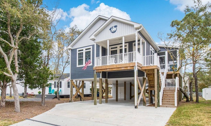 Tranquil Harbour House | Pet Friendly -Fenced Backyard - Perfect Beach Getaway! Private Bungalow w/living Space!