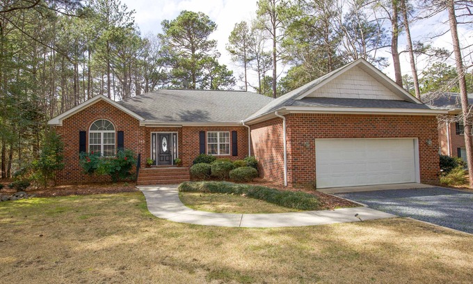 Pinehurst House | Pet Friendly Home With 8 Full-Size Beds on Idlewild