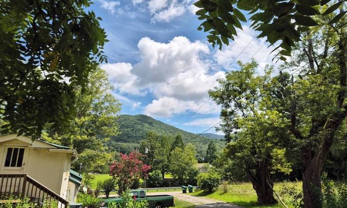 Candler Apartment | Pisgah's Peaceful Pocket