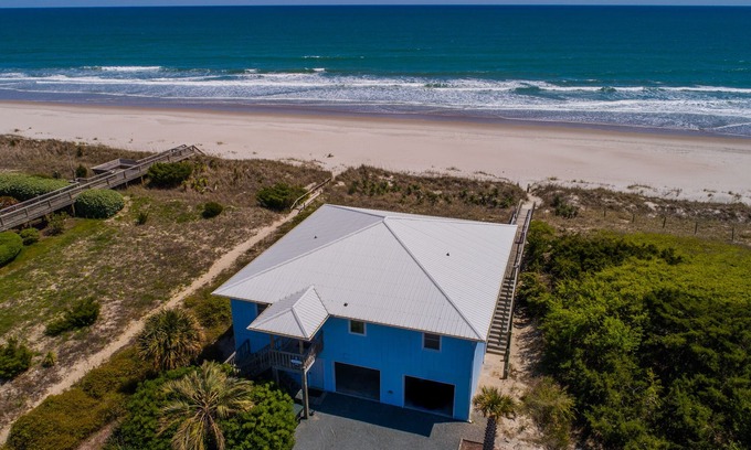 Topsail Beach House | Polly's Place | Pet Friendly + Walk to Beach!