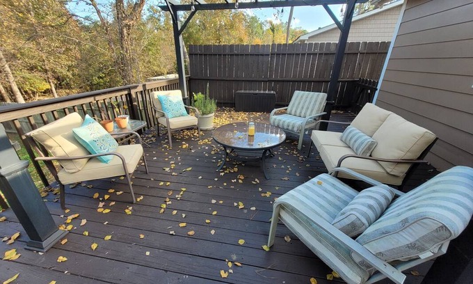 East Raleigh Resort | Private room ∙ 2 guests