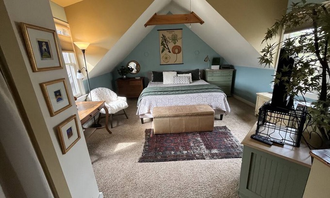Weaverville Resort | Private room ∙ 2 guests