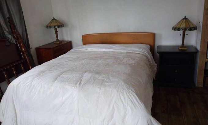 Cedar Mountain Resort | Private room ∙ 2 guests
