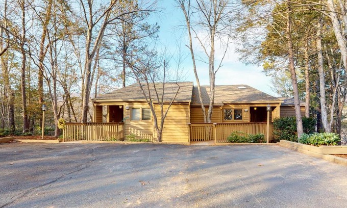 Lake Lure Apartment | Quail Cove 1615