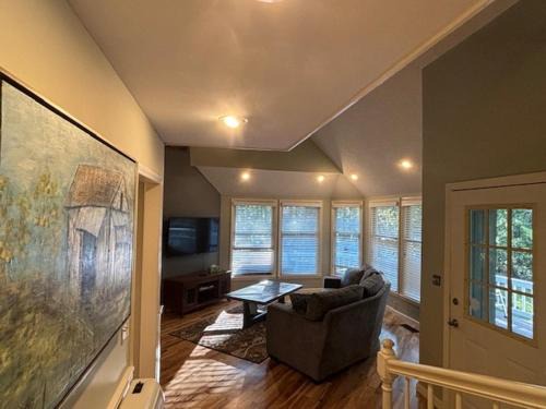 Columbus House | Quiet and secluded home close to TIEC