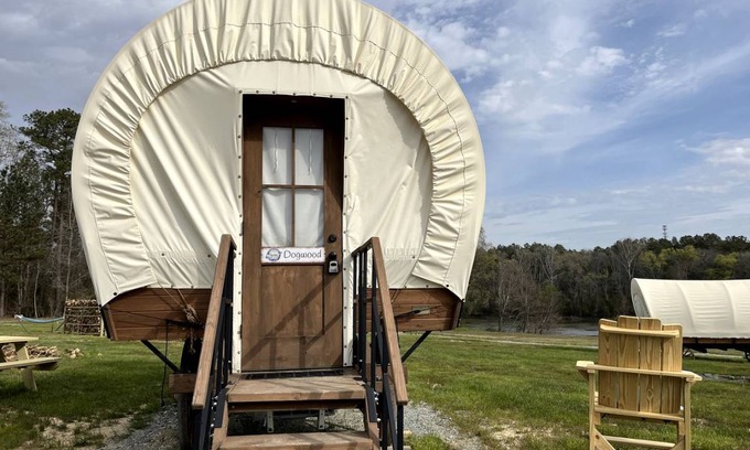 Lillington RV Rental | Recreational vehicle (RV) ∙ 1 bedroom ∙ 4 guests