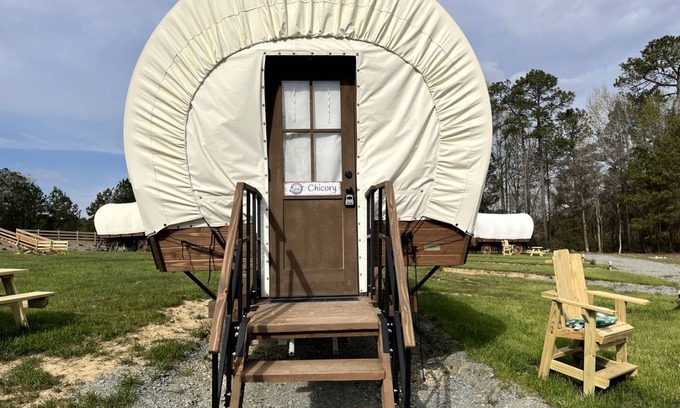Lillington RV Rental | Recreational vehicle (RV) ∙ 1 bedroom ∙ 4 guests