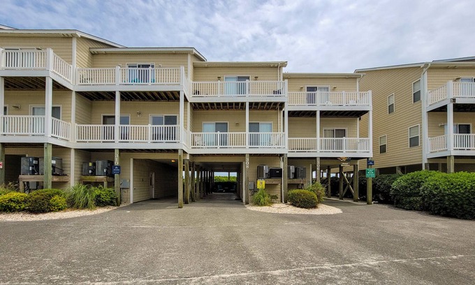 Surf City House | Relax at 'Sea Star 308' – A Coastal Luxury Retreat
