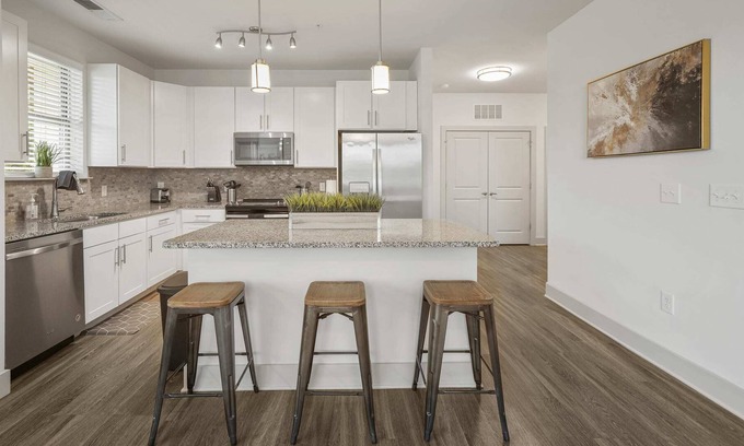 Dixie - Berryhill Apartment | Reluxme Beautiful 2BR w/ Pool, Parking, Balcony