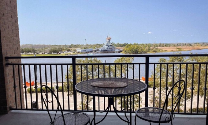 Downtown Wilmington Condo | Riverfront Paradise! 5