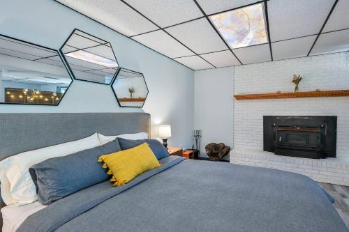 Leicester Apartment | Romantic Garden Studio - 1br - Indoor Fireplace