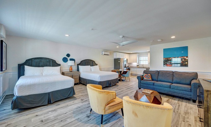 Surf City Apartment | Saltwater Suites, 302 Queen 3rd Floor
