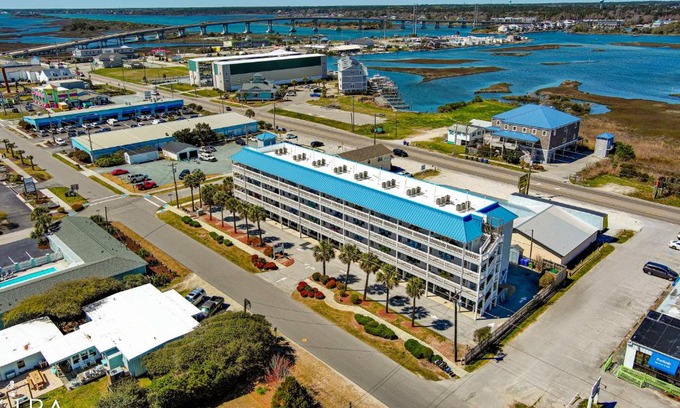 Surf City House | Sea Coast Suites 15