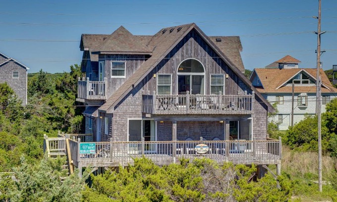 Avon House | Sea Lady 490