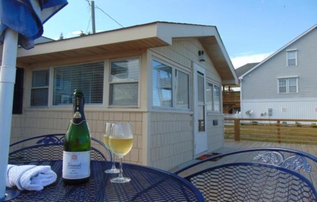 Kure Beach House | SeaChelle - Fully renovated Luxury beach cottage! PET FRIENDLY! cottage