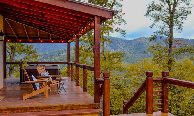 Whittier Cabin | Secluded Heavens PEAK, enjoy in a Pvte Hot tub + Sauna ,Breathtaking NC views.