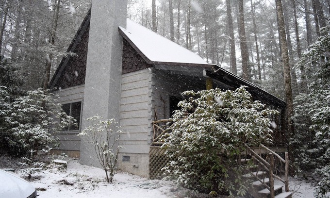 Cashiers Cabin | Secluded-Log Cabin-in town Cashiers-Pet Friendly