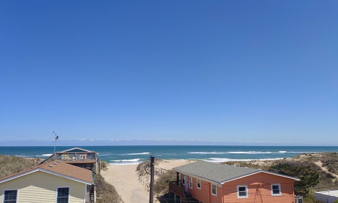 South Nags Head House | Semi-Oceanfront/Oceanview- Nags Head, 2 living spaces, Everyone has their space!