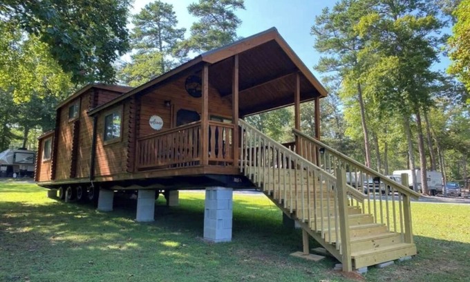 Asheboro House | Serene 1BR Cabin near NC Z00 with Loft & Waterview