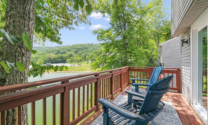 Sugar Mountain House | Snowlake Condo - Mountain Lake VIEWS 4BR Sleeps 8