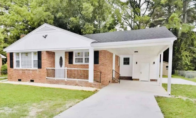 Greenville House | Southern charm home near ECU & Vidant Hospital