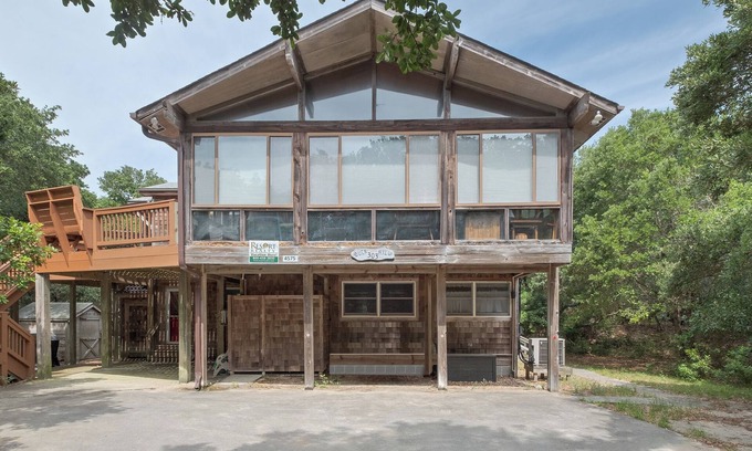 Southern Shores House | Southern Shores home with outdoor shower, elevator, keyless entry, and golf club privileges